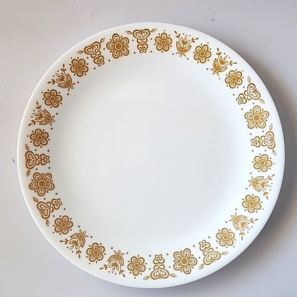 Corelle, Butterfly Designs Dinner Plate. - Picture 1 of 6